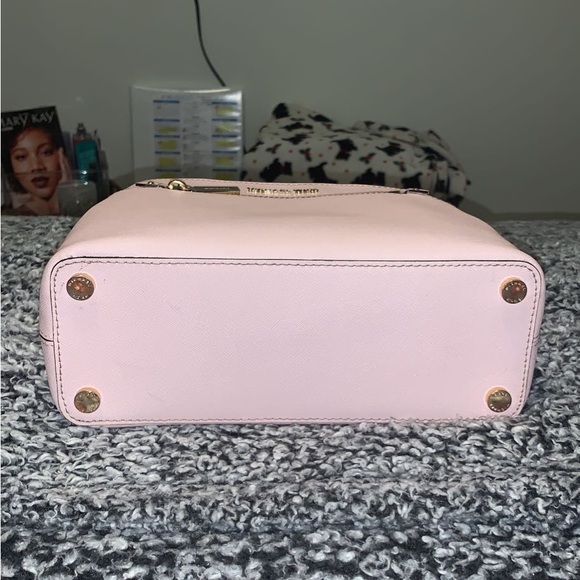 Beautiful Micheal Kors pink purse with matching wallet - Picture 4 of 6